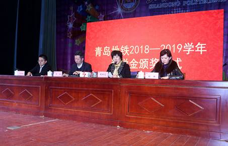 說明: //news.www.wanbaokm.com/__local/2/D8/B5/11B2FFD4FF9B9B5548286E436D5_DBAC57D3_2DBC7.jpg